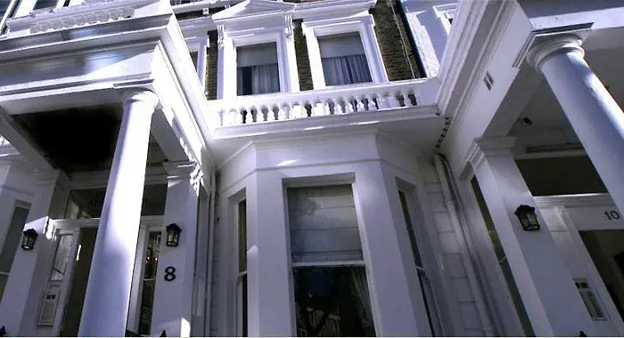 Oxbridge Apartments